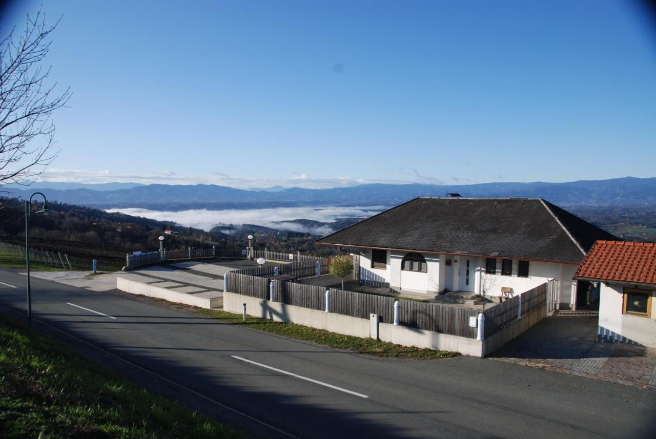 Naturpark-.Weinbergferienhaus Kitzeck im Sausal Bagian luar foto